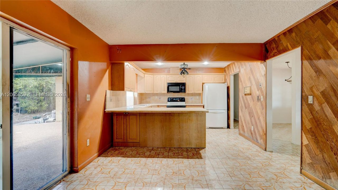 For Sale: $760,000 (4 beds, 2 baths, 1475 Square Feet)