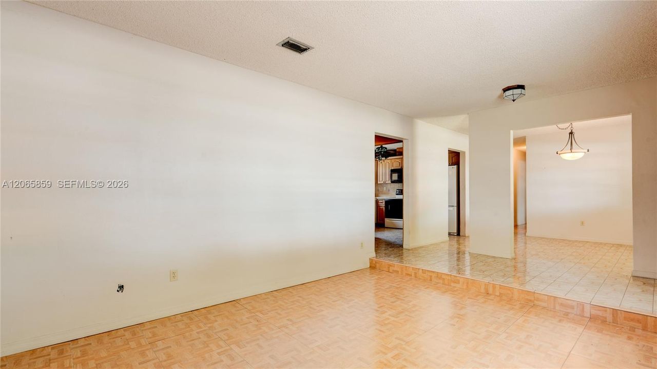 For Sale: $760,000 (4 beds, 2 baths, 1475 Square Feet)