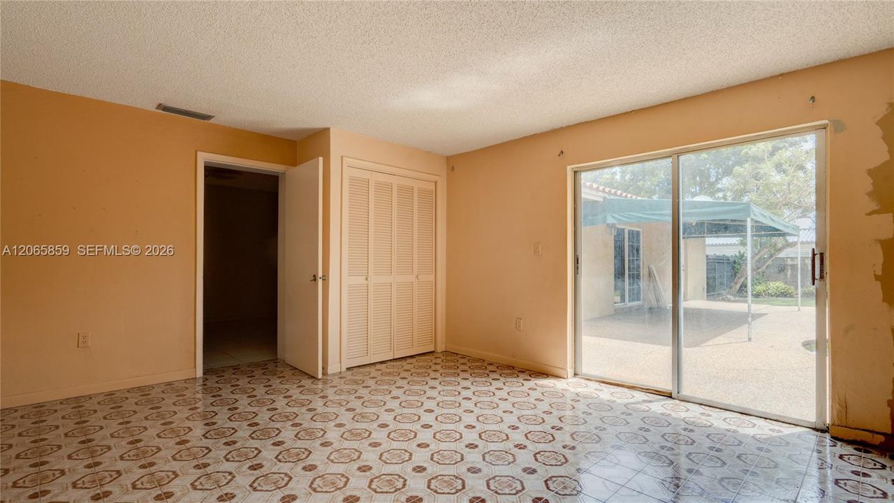 For Sale: $760,000 (4 beds, 2 baths, 1475 Square Feet)