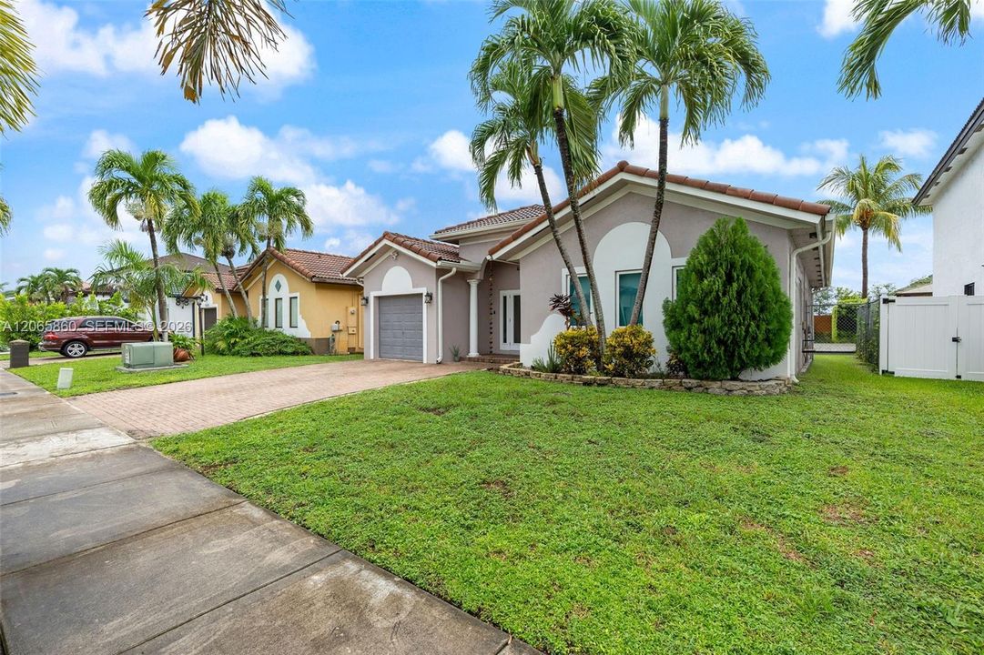 For Sale: $675,000 (3 beds, 2 baths, 1668 Square Feet)
