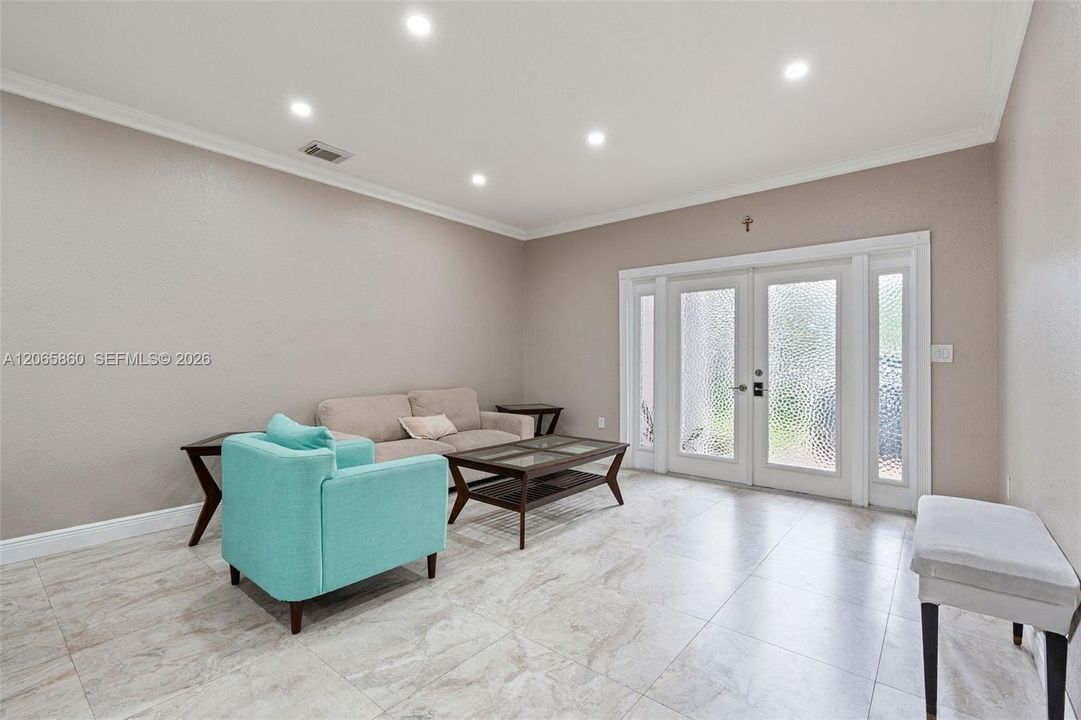 For Sale: $675,000 (3 beds, 2 baths, 1668 Square Feet)