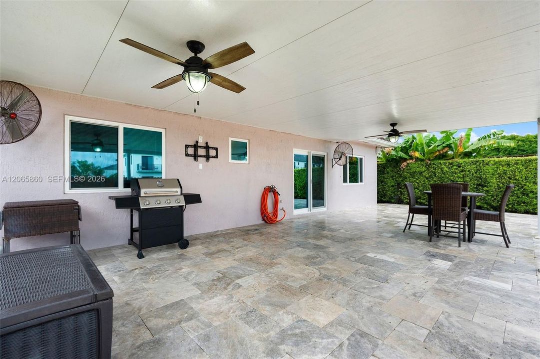 For Sale: $675,000 (3 beds, 2 baths, 1668 Square Feet)