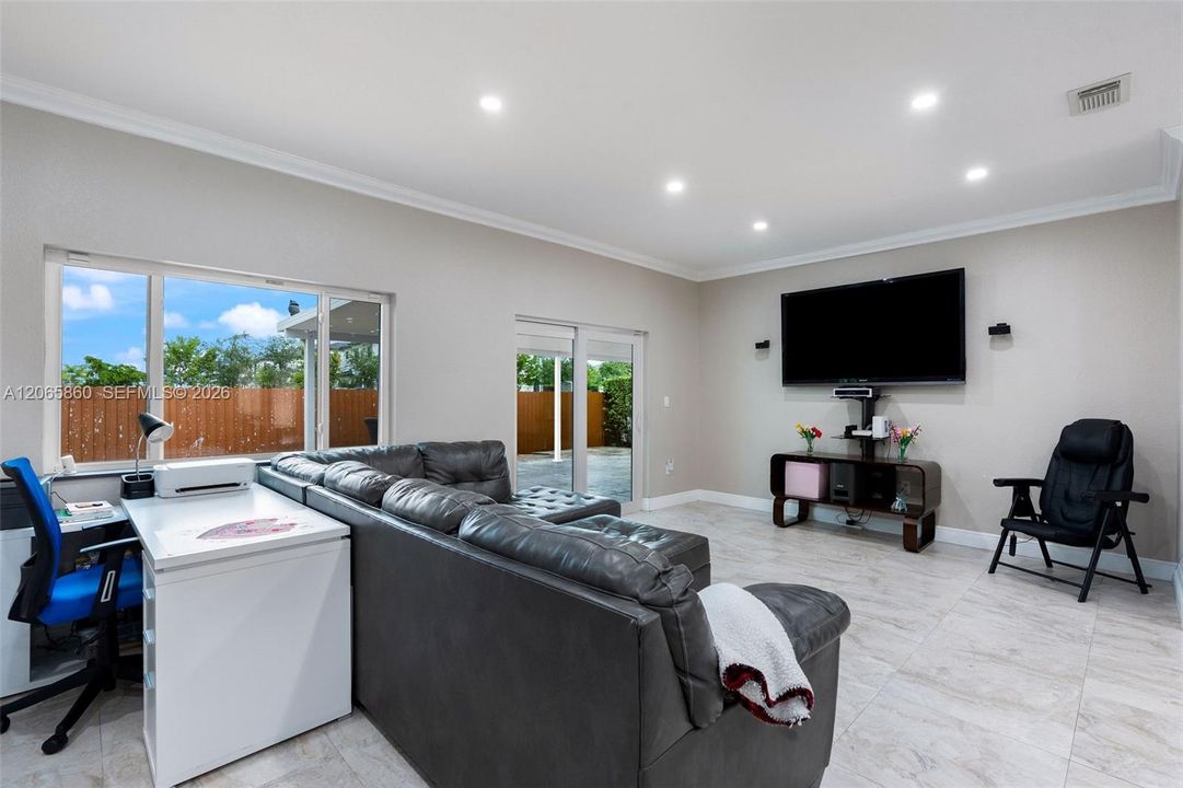 For Sale: $675,000 (3 beds, 2 baths, 1668 Square Feet)