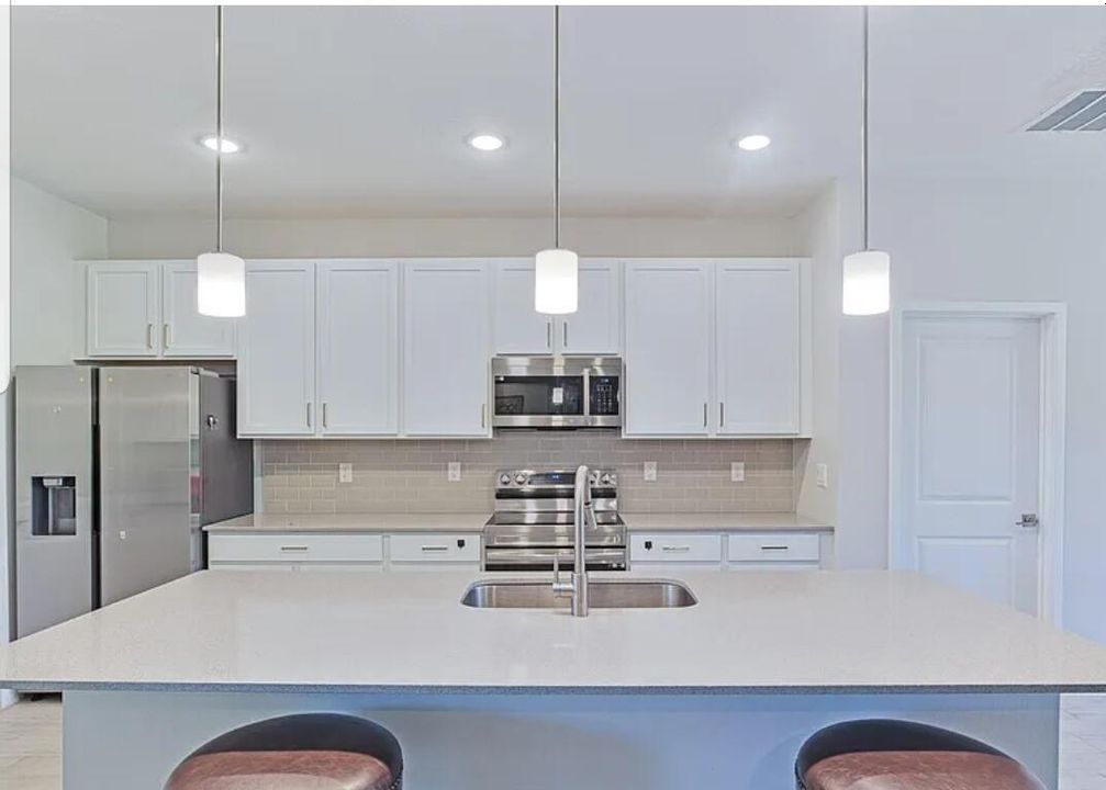 Kitchen.jpg 2