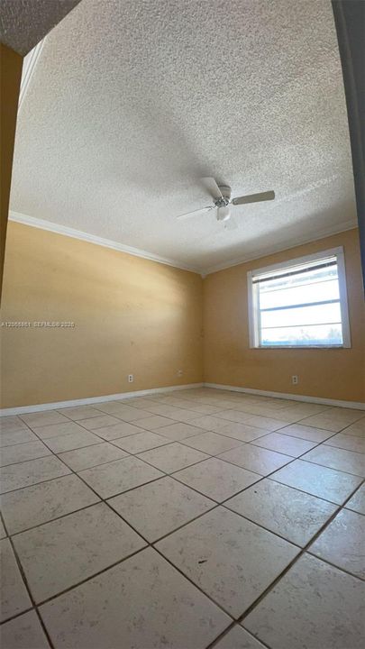 For Sale: $174,500 (2 beds, 1 baths, 1000 Square Feet)