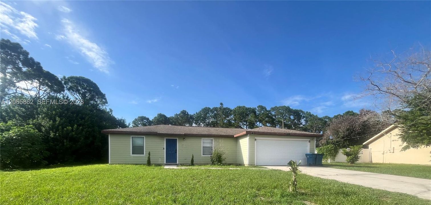 For Rent: $2,200 (3 beds, 2 baths, 1056 Square Feet)