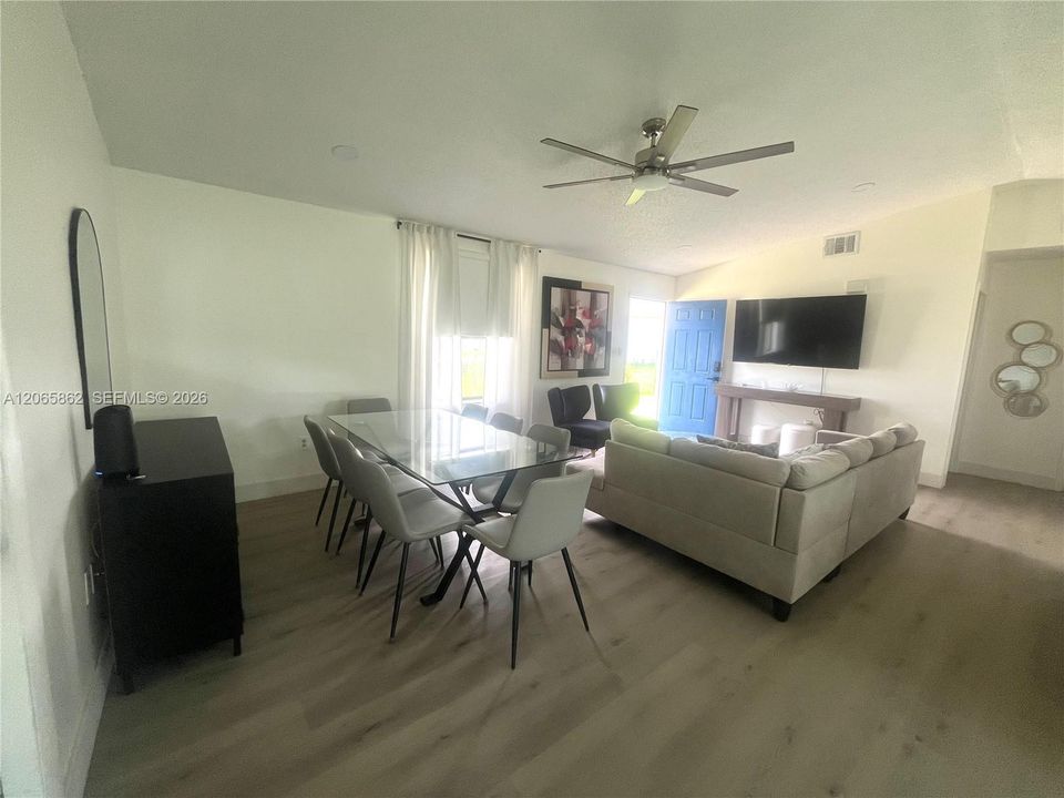 For Rent: $2,200 (3 beds, 2 baths, 1056 Square Feet)