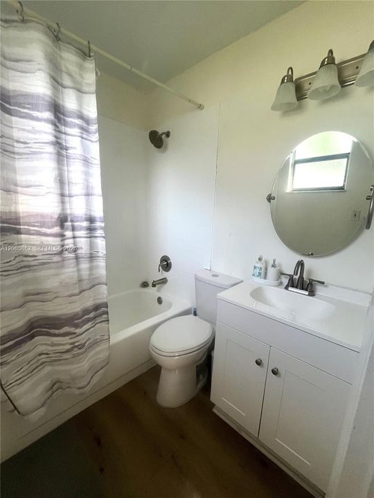 For Rent: $2,200 (3 beds, 2 baths, 1056 Square Feet)
