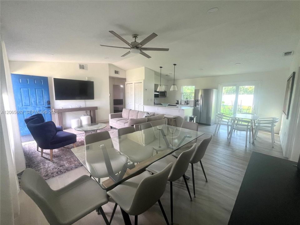 For Rent: $2,200 (3 beds, 2 baths, 1056 Square Feet)