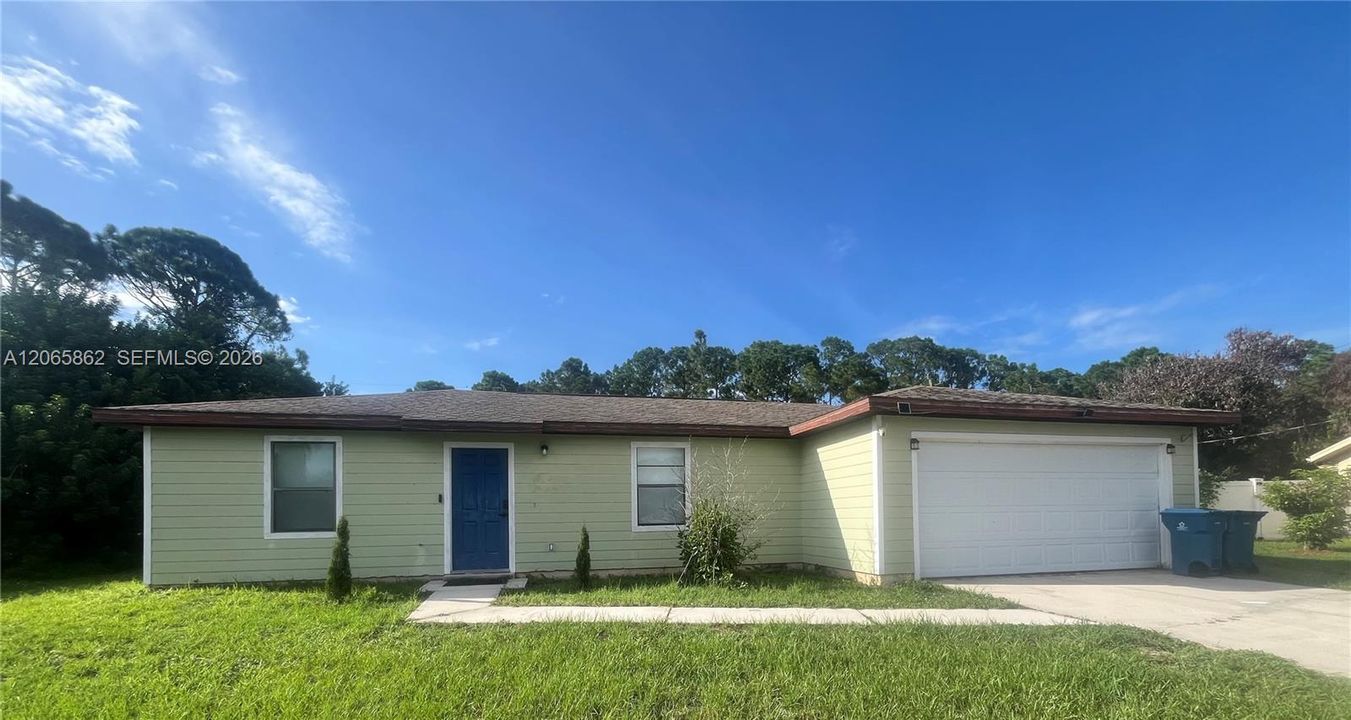 For Rent: $2,200 (3 beds, 2 baths, 1056 Square Feet)