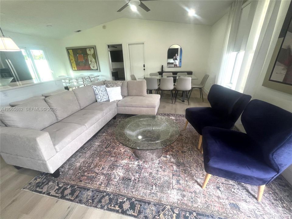 For Rent: $2,200 (3 beds, 2 baths, 1056 Square Feet)