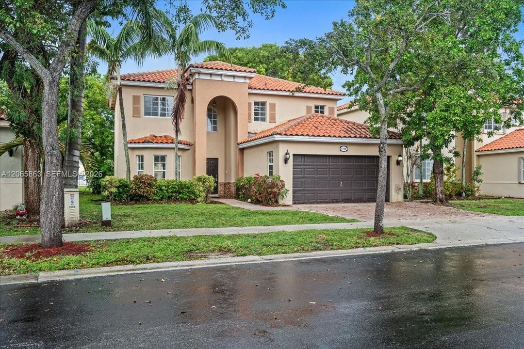 En Venta: $499,000 (3 camas, 2 baños, 2099 Pies cuadrados)