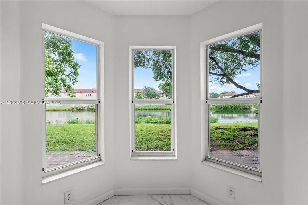 En Venta: $499,000 (3 camas, 2 baños, 2099 Pies cuadrados)