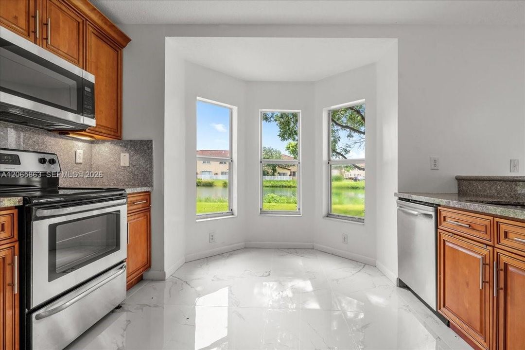 En Venta: $499,000 (3 camas, 2 baños, 2099 Pies cuadrados)