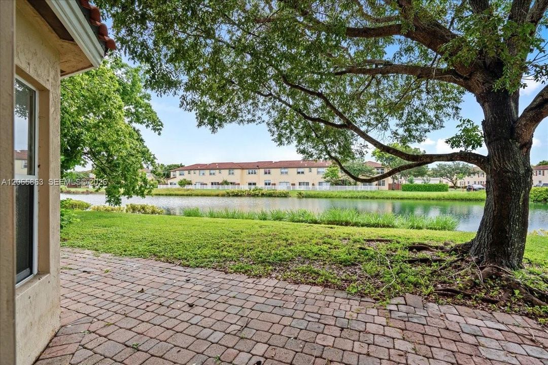 En Venta: $499,000 (3 camas, 2 baños, 2099 Pies cuadrados)