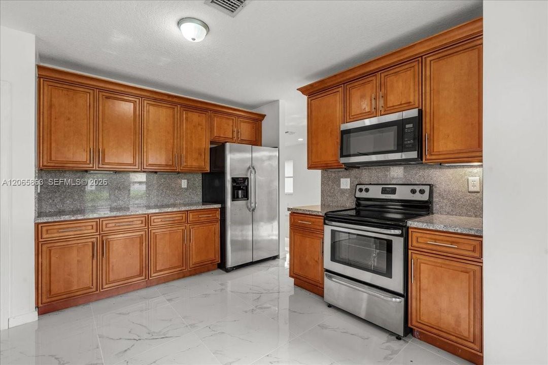 En Venta: $499,000 (3 camas, 2 baños, 2099 Pies cuadrados)