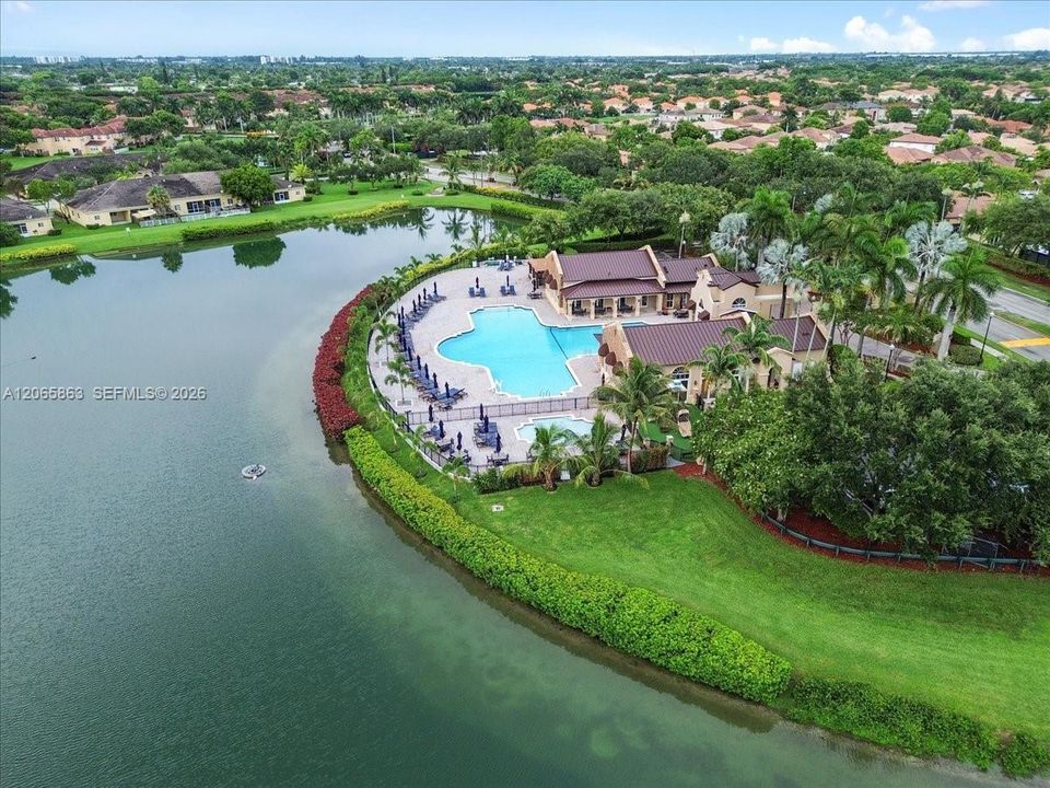 En Venta: $499,000 (3 camas, 2 baños, 2099 Pies cuadrados)