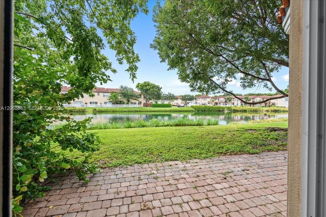 En Venta: $499,000 (3 camas, 2 baños, 2099 Pies cuadrados)