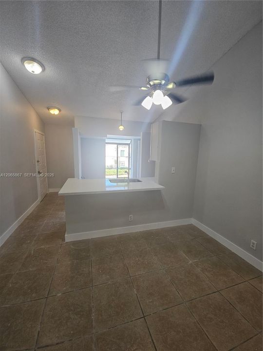 For Rent: $1,900 (2 beds, 2 baths, 930 Square Feet)