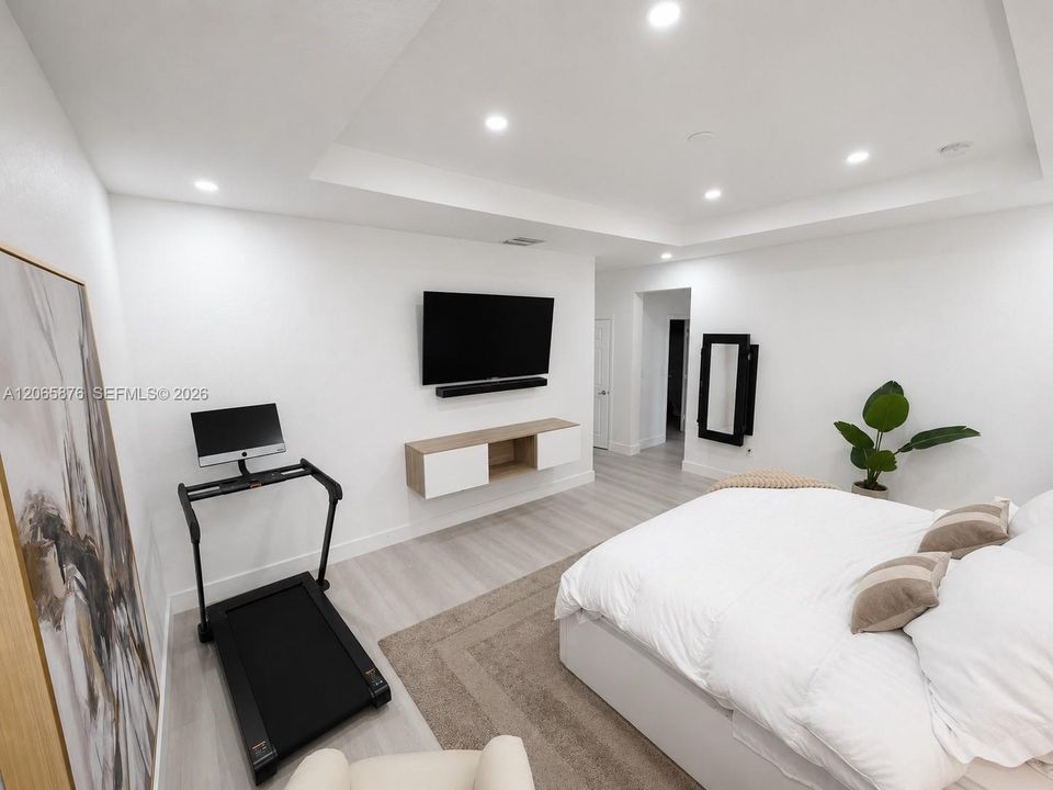 En Renta: $5,500 (4 camas, 3 baños, 2642 Pies cuadrados)