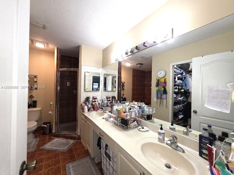 For Sale: $749,900 (3 beds, 2 baths, 1786 Square Feet)