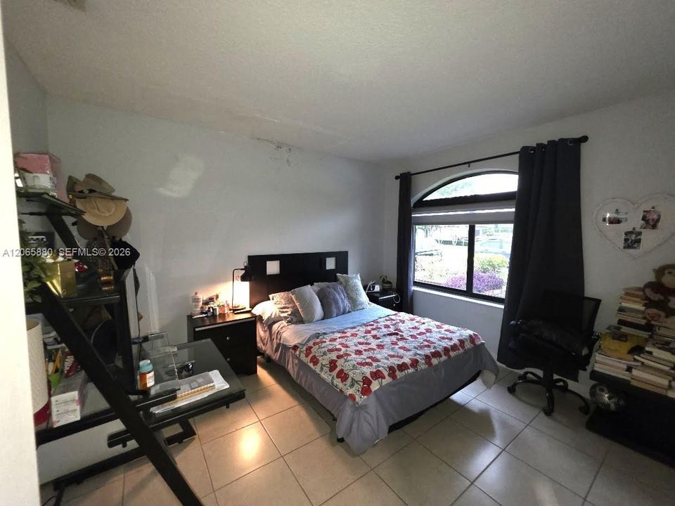 For Sale: $749,900 (3 beds, 2 baths, 1786 Square Feet)