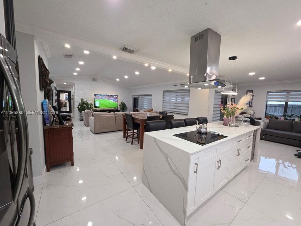 For Sale: $749,900 (3 beds, 2 baths, 1786 Square Feet)