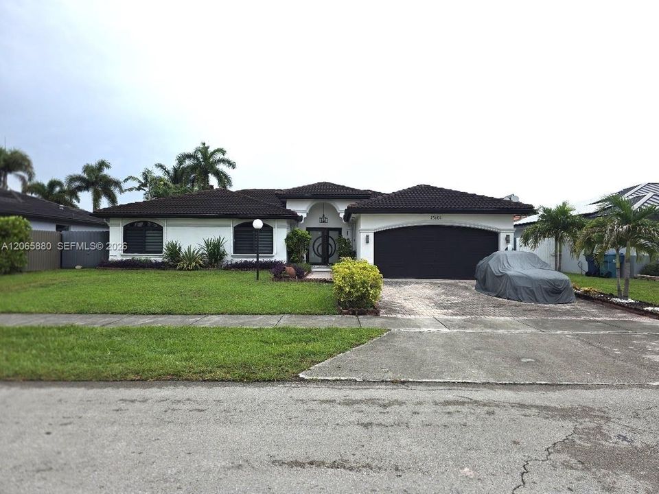 For Sale: $749,900 (3 beds, 2 baths, 1786 Square Feet)