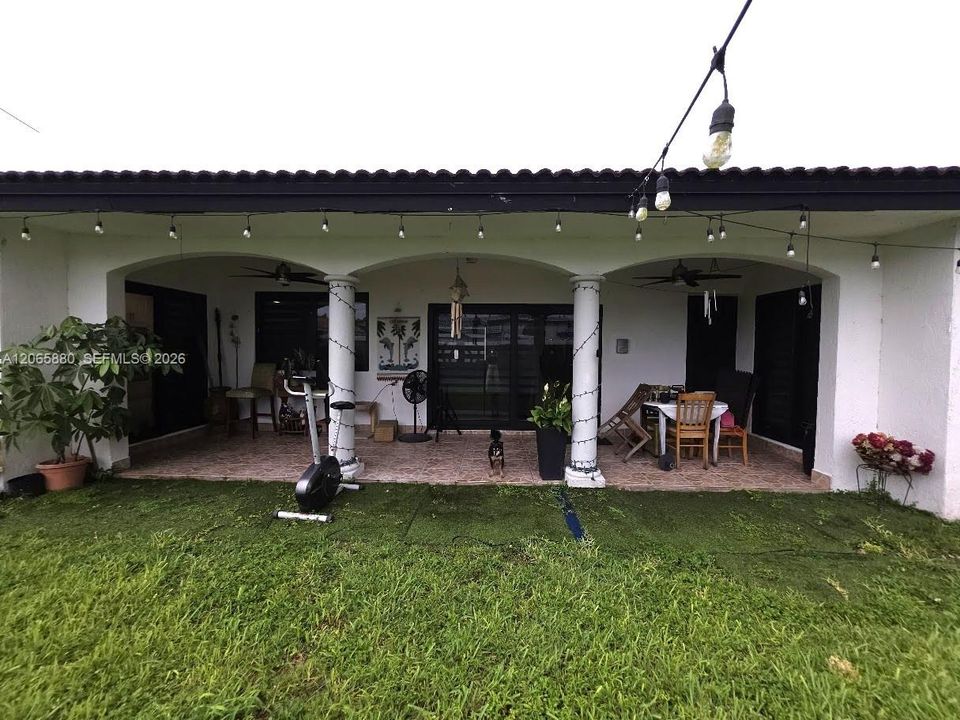 For Sale: $749,900 (3 beds, 2 baths, 1786 Square Feet)