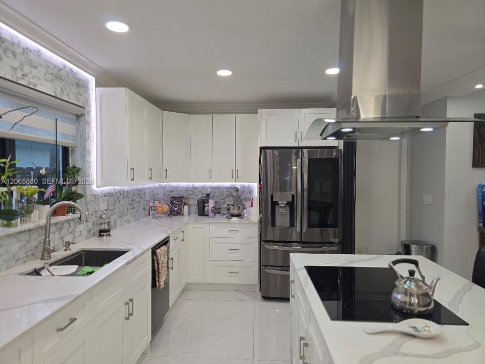 For Sale: $749,900 (3 beds, 2 baths, 1786 Square Feet)