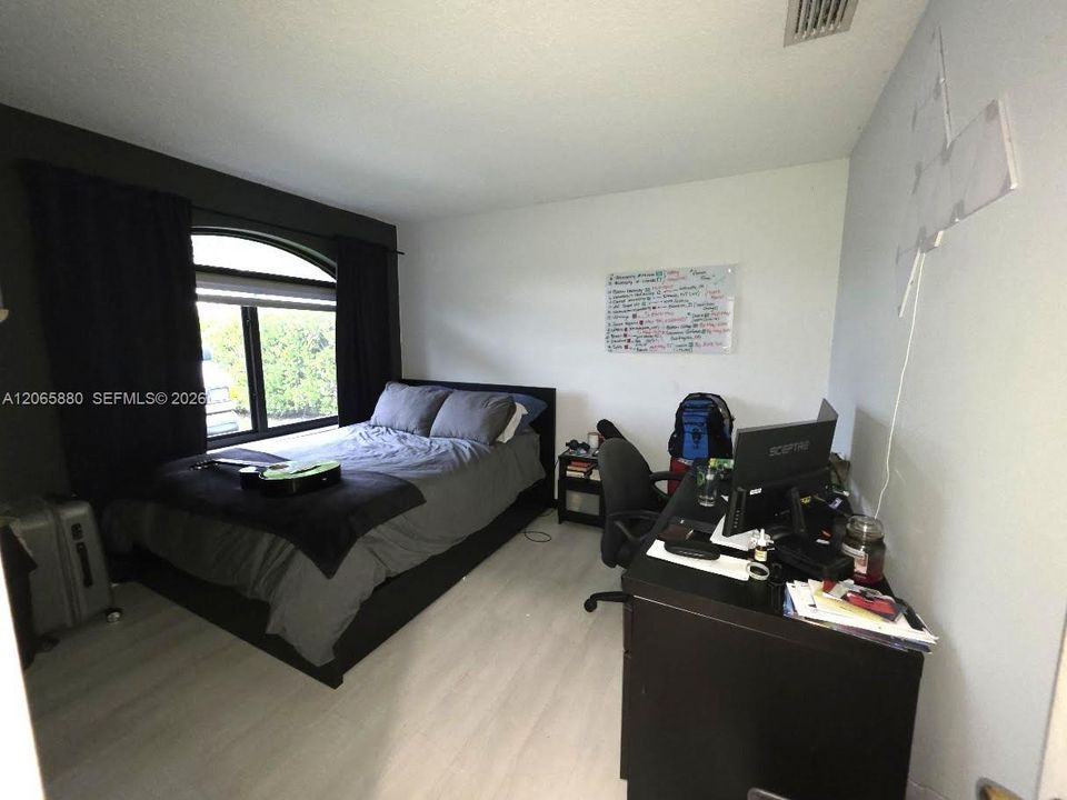 For Sale: $749,900 (3 beds, 2 baths, 1786 Square Feet)