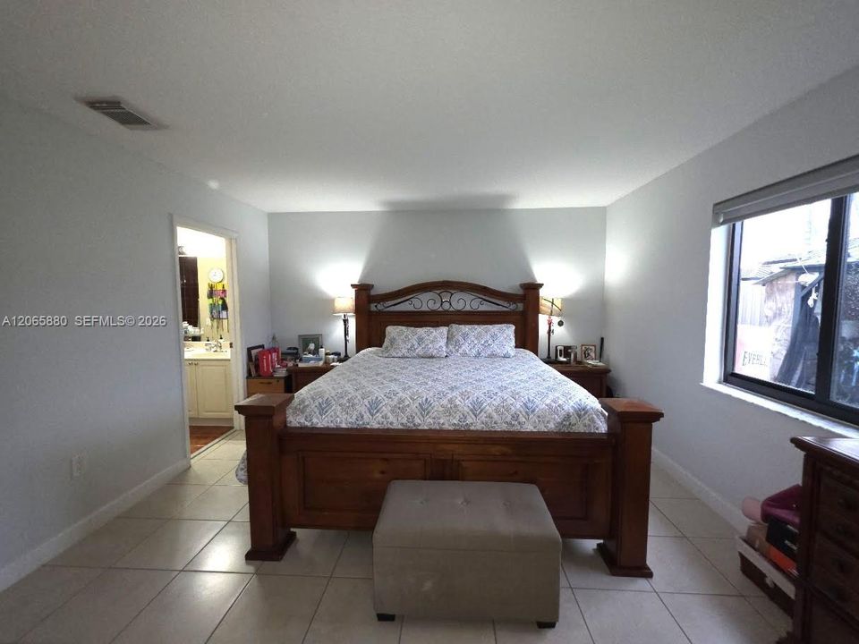 For Sale: $749,900 (3 beds, 2 baths, 1786 Square Feet)