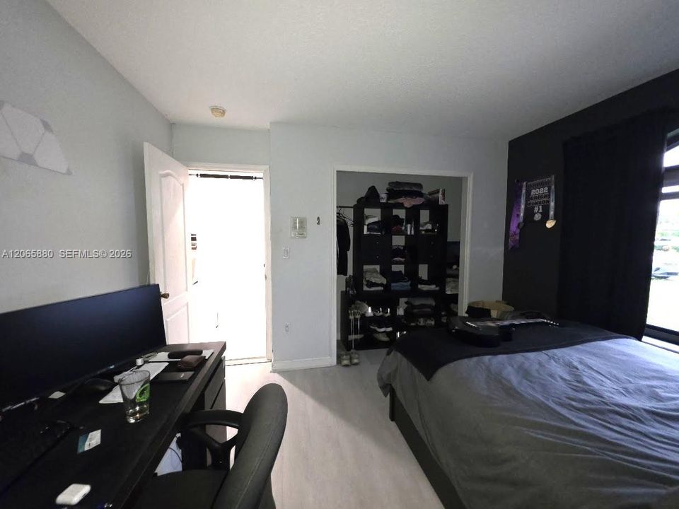 For Sale: $749,900 (3 beds, 2 baths, 1786 Square Feet)