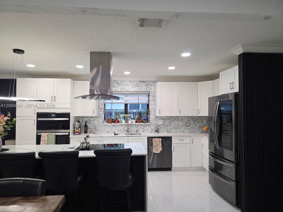 For Sale: $749,900 (3 beds, 2 baths, 1786 Square Feet)