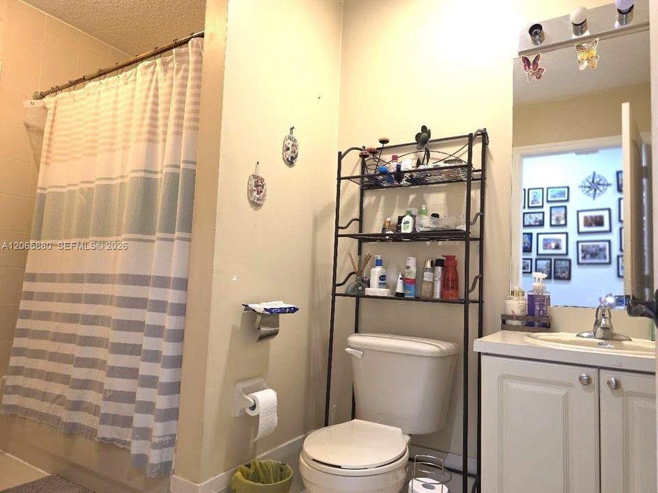 For Sale: $749,900 (3 beds, 2 baths, 1786 Square Feet)