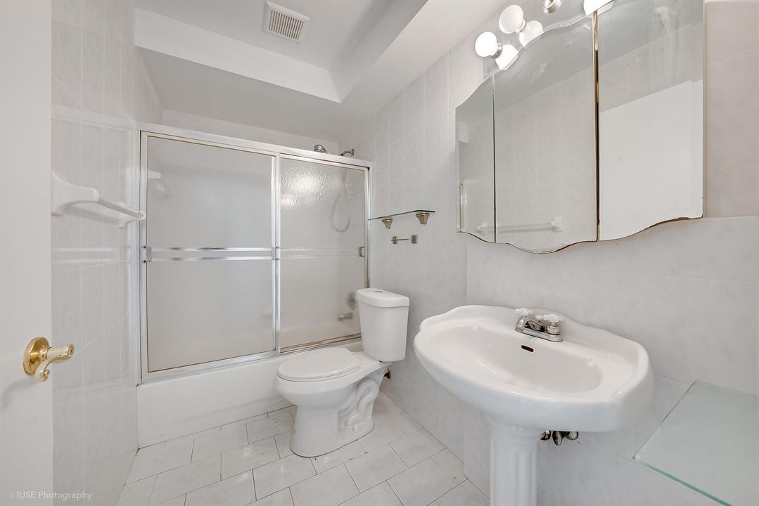 downstairs_guest_bathroom