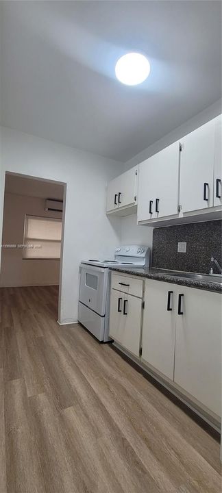 Под контрактом: $1,350 (1 спален, 1 ванн, 500 Квадратных фут)