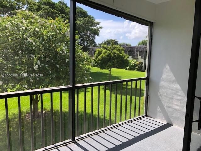 Active With Contract: $139,900 (1 beds, 1 baths, 760 Square Feet)