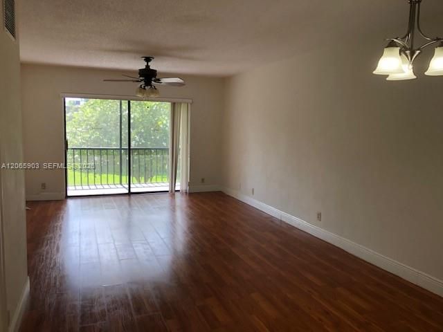 Active With Contract: $139,900 (1 beds, 1 baths, 760 Square Feet)