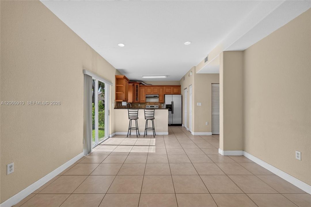 待售: $699,990 (4 贝兹, 3 浴室, 2062 平方英尺)