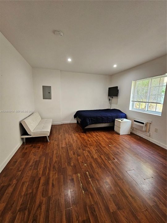 В аренду: $1,490 (0 спален, 1 ванн, 0 Квадратных фут)
