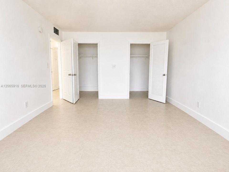 For Rent: $1,700 (1 beds, 1 baths, 991 Square Feet)