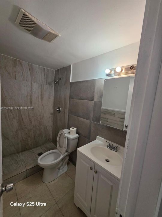 出租: $1,700 (2 贝兹, 1 浴室, 773 平方英尺)