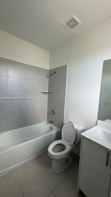 For Sale: $359,000 (3 beds, 3 baths, 1328 Square Feet)