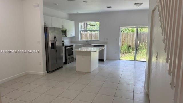 For Sale: $359,000 (3 beds, 3 baths, 1328 Square Feet)