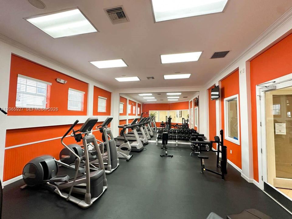 Active With Contract: $2,050 (2 beds, 2 baths, 1123 Square Feet)