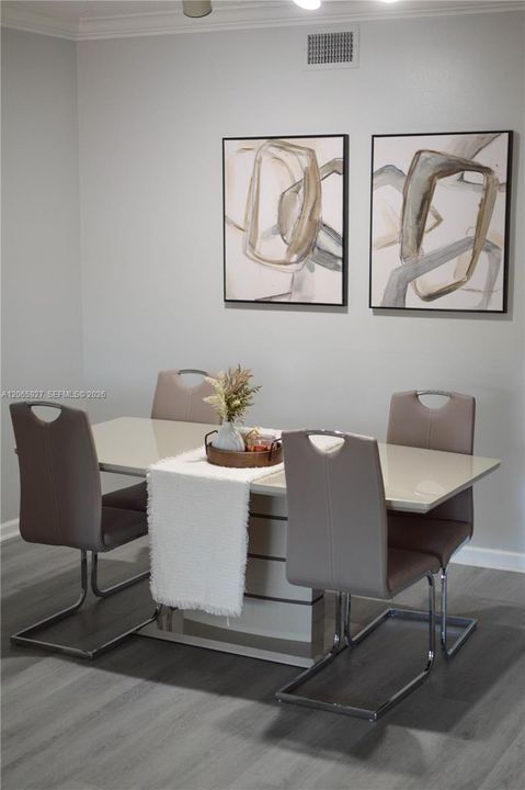 Active With Contract: $2,050 (2 beds, 2 baths, 1123 Square Feet)