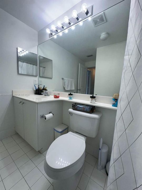 Active With Contract: $2,050 (2 beds, 2 baths, 1123 Square Feet)