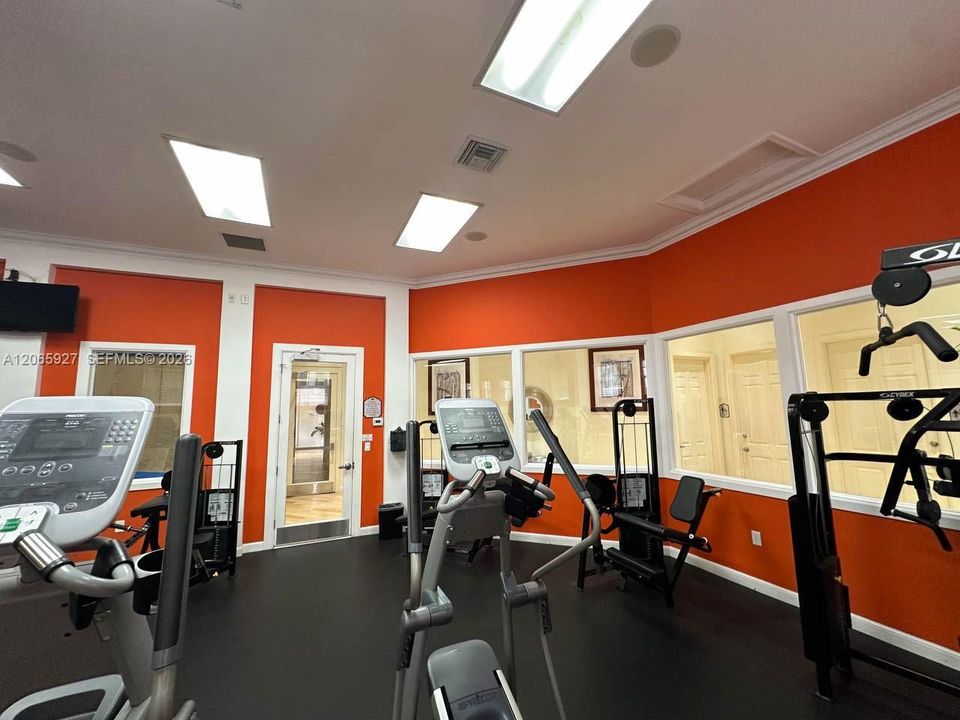 Active With Contract: $2,050 (2 beds, 2 baths, 1123 Square Feet)