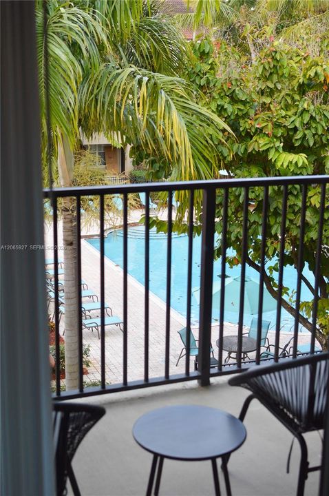 Active With Contract: $2,050 (2 beds, 2 baths, 1123 Square Feet)